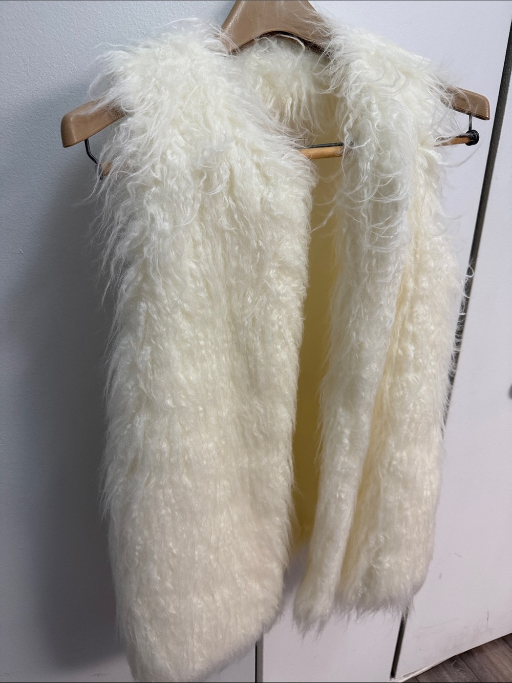 NWOT Rachel Roy Faux Fur White light cream vest winter women’s ladies NEW